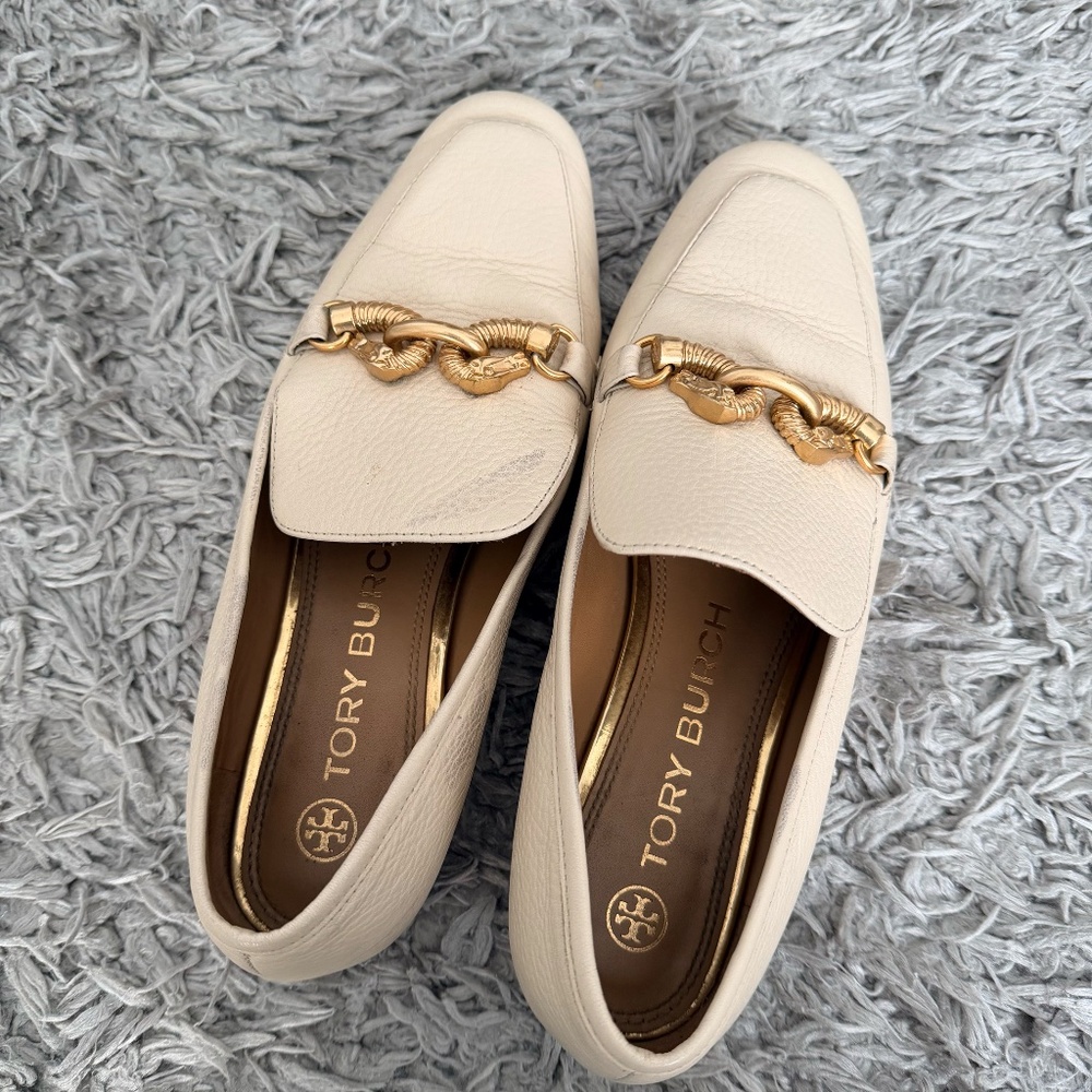 Tory Burch Cream Leather Chain Loafers - Picture 7 of 8